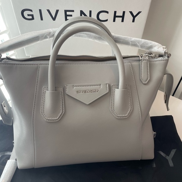 ❌SOLD❌ GIVENCHY small Soft ANTIGONA - Cloud Grey - Picture 8 of 16